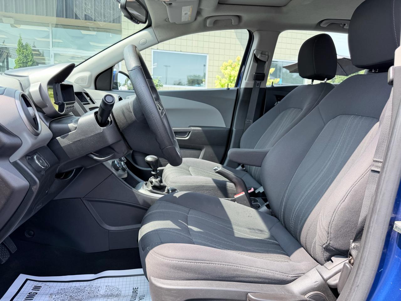 Chevrolet Sonic LT Manual 5-Door 2014