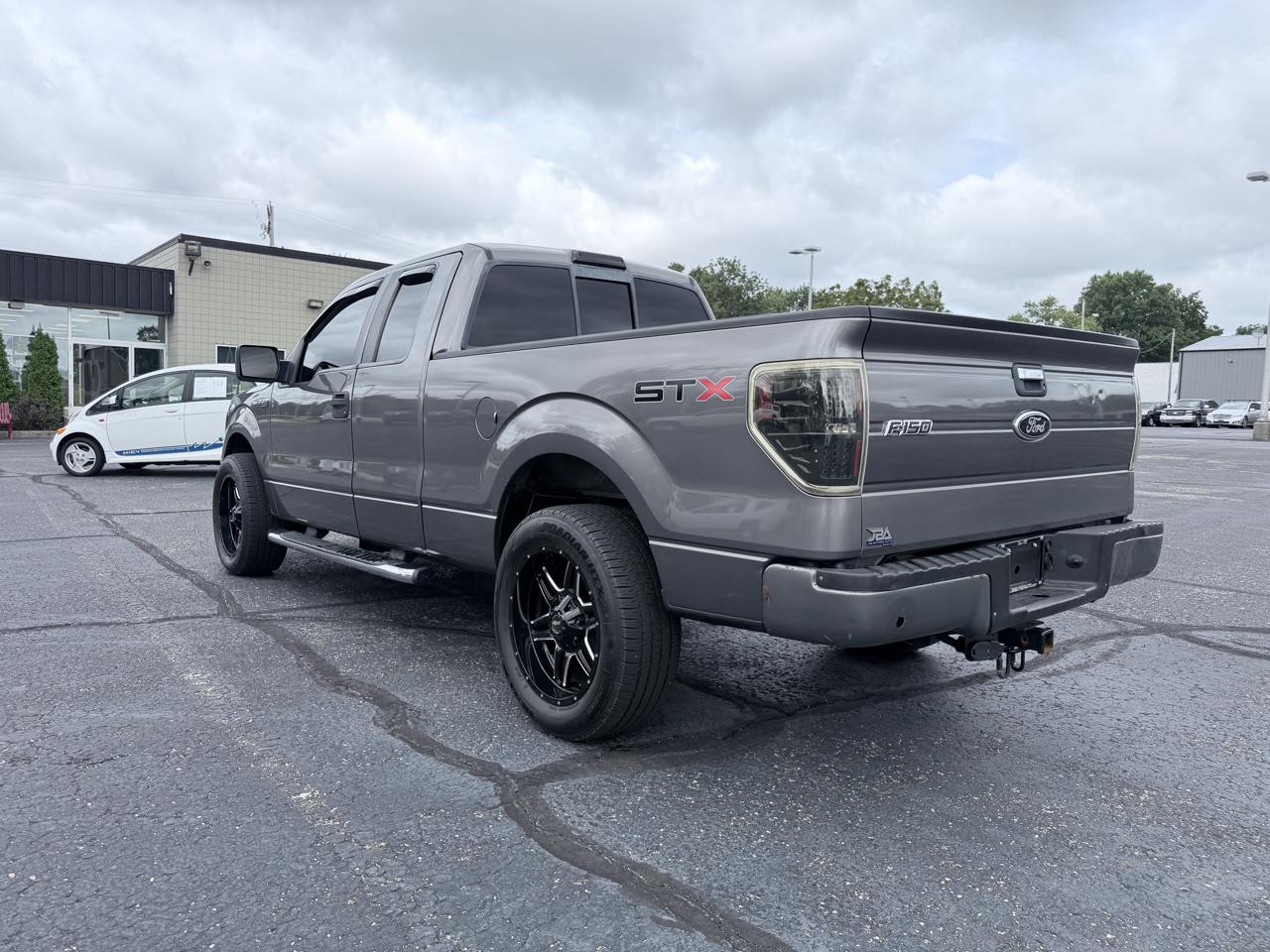 Ford F-150 STX SuperCab 5.5-ft. Bed 2WD 2009