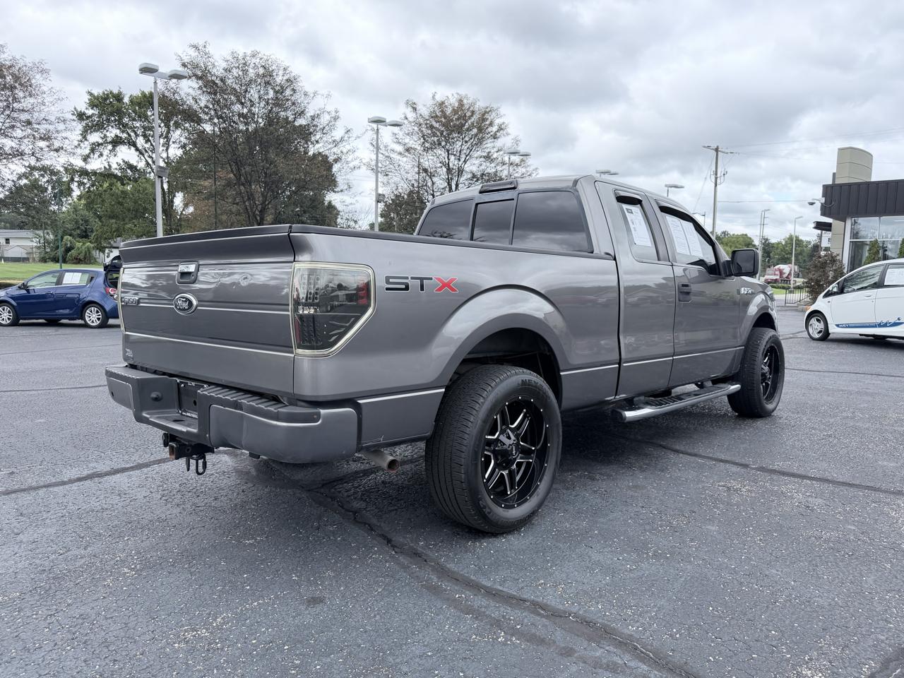 Ford F-150 STX SuperCab 5.5-ft. Bed 2WD 2009