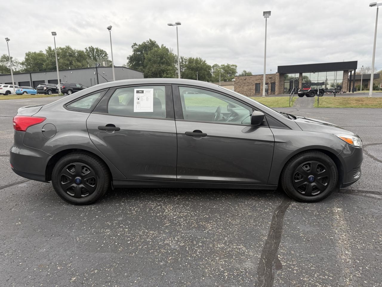 Ford Focus S Sedan 2018