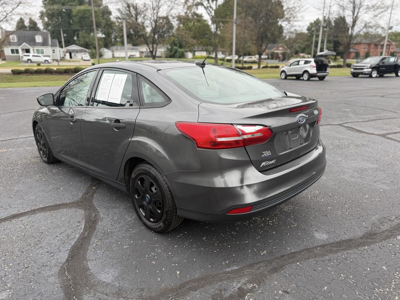 Ford Focus S Sedan 2018