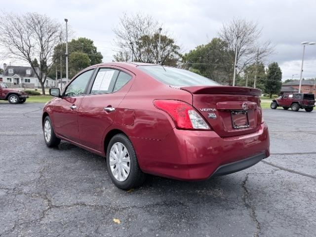 Nissan Versa 1.6 S 5M 2019