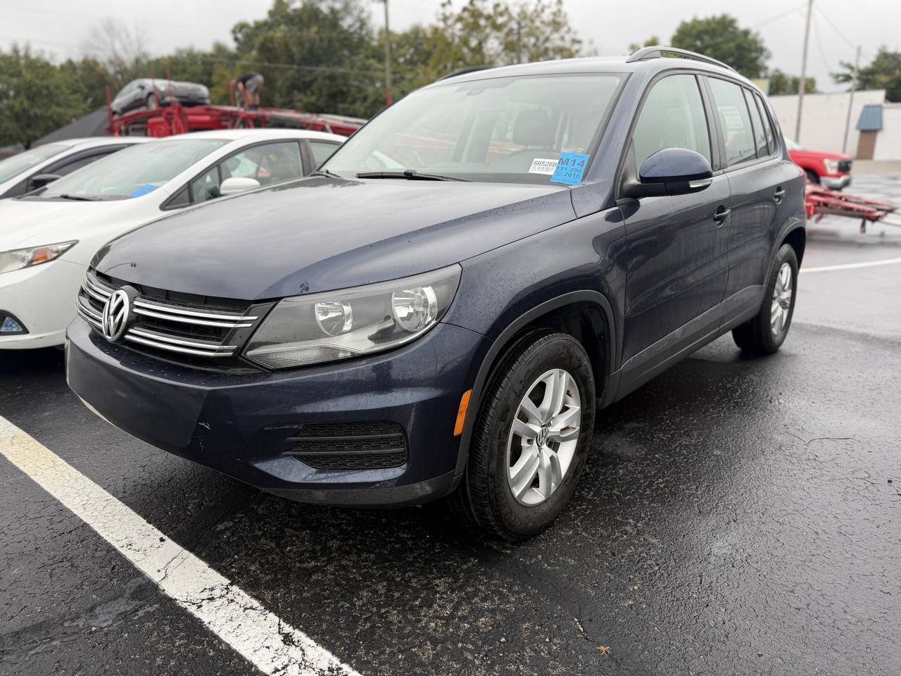 Volkswagen Tiguan S 2016