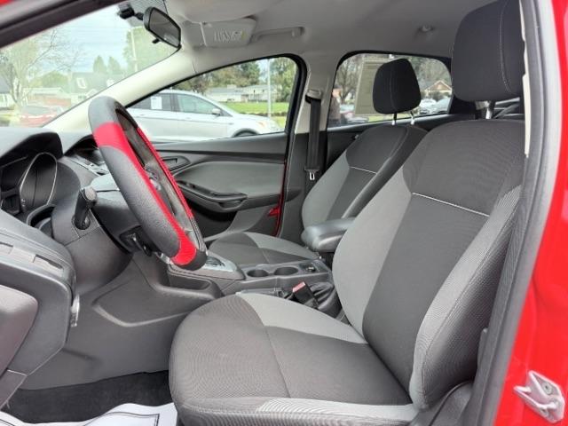 Ford Focus SE 2012
