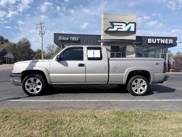 Chevrolet Silverado 1500 Ext. Cab Short Bed 4WD 2004