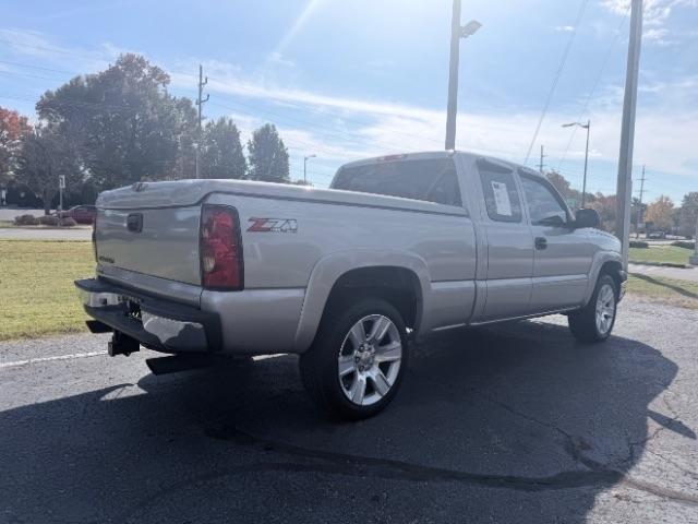 Chevrolet Silverado 1500 Ext. Cab Short Bed 4WD 2004