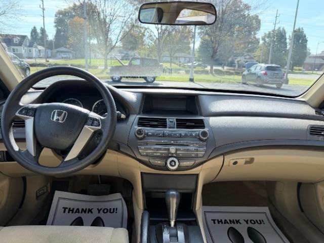 Honda Accord LX sedan AT 2010