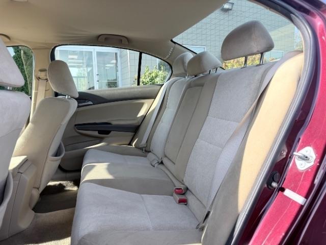 Honda Accord LX sedan AT 2010