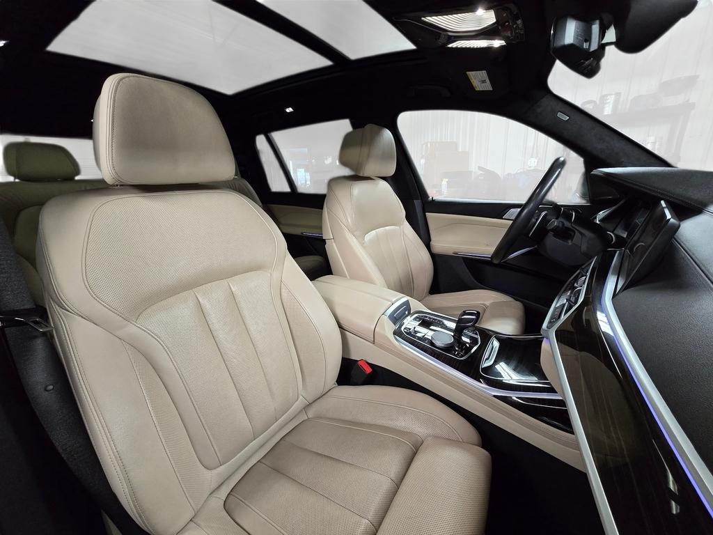 2021 BMW X7 40i - Photo 6
