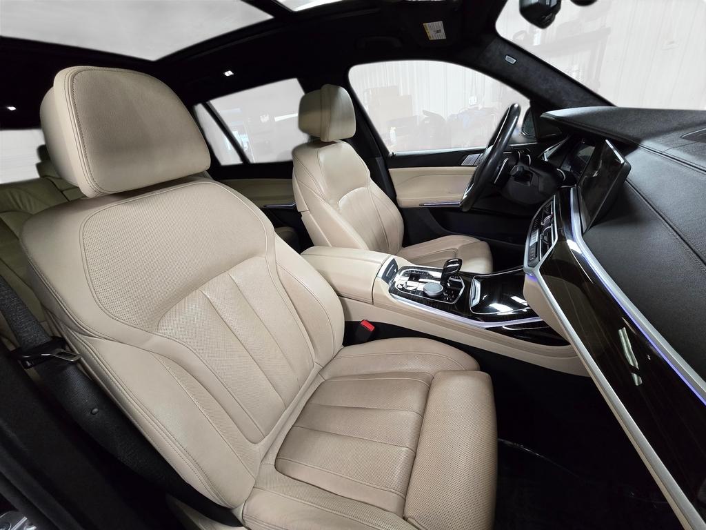 2021 BMW X7 40i - Photo 36