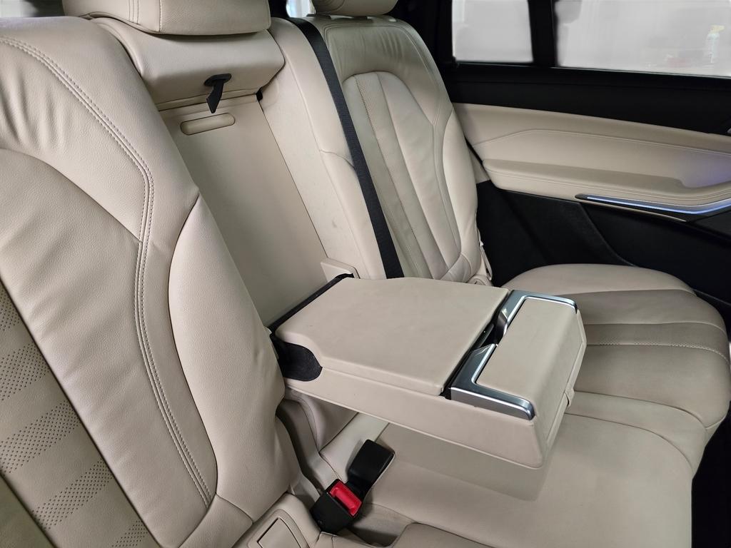 2021 BMW X7 40i - Photo 38