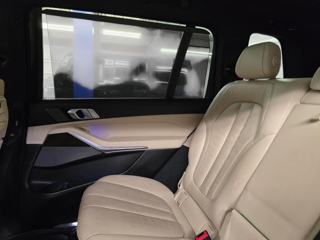 2021 BMW X7 40i - Photo 42
