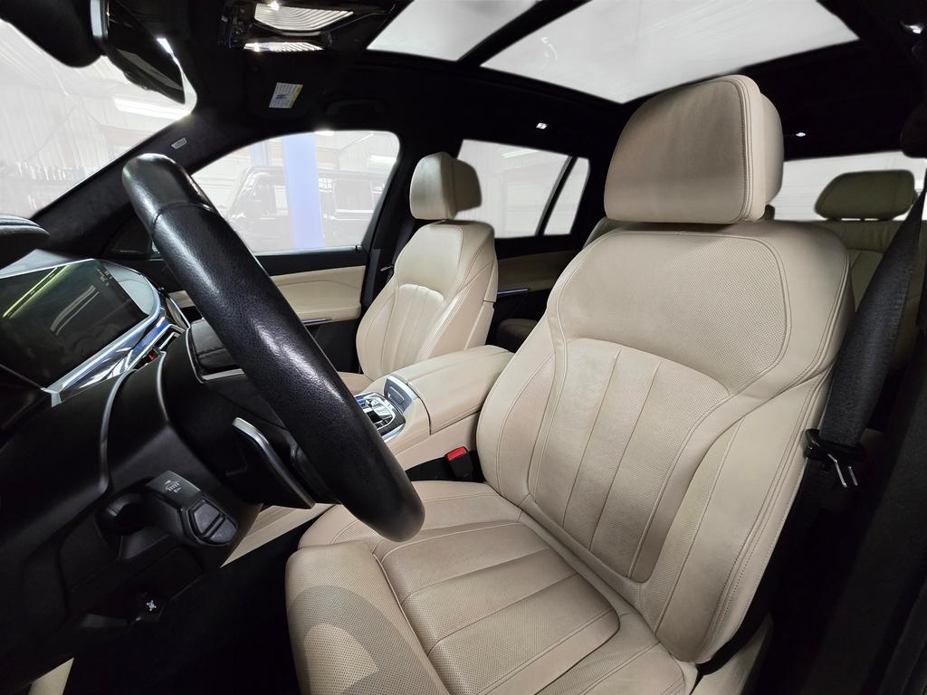 2021 BMW X7 40i - Photo 45