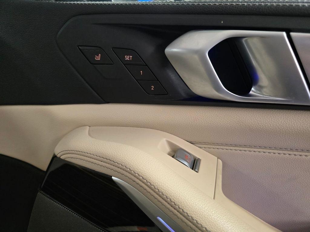 2021 BMW X7 40i - Photo 47