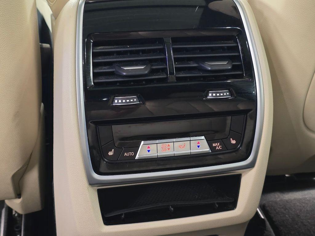 2021 BMW X7 40i - Photo 51