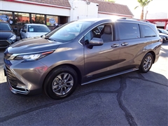 2021 Toyota Sienna 