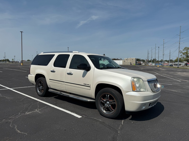GMC Yukon Denali XL 4WD 2011