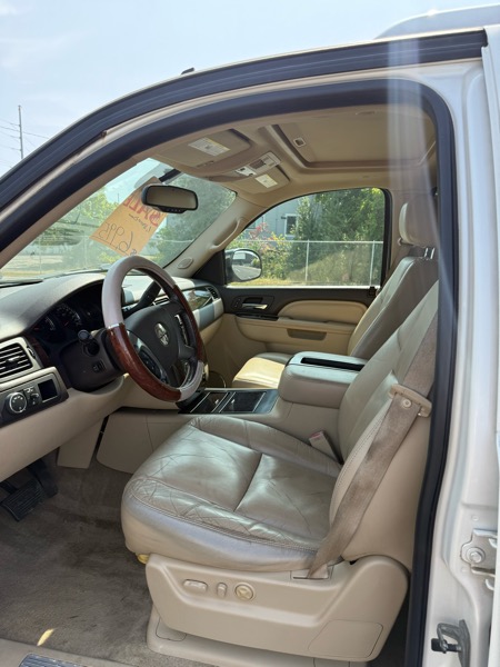 GMC Yukon Denali XL 4WD 2011