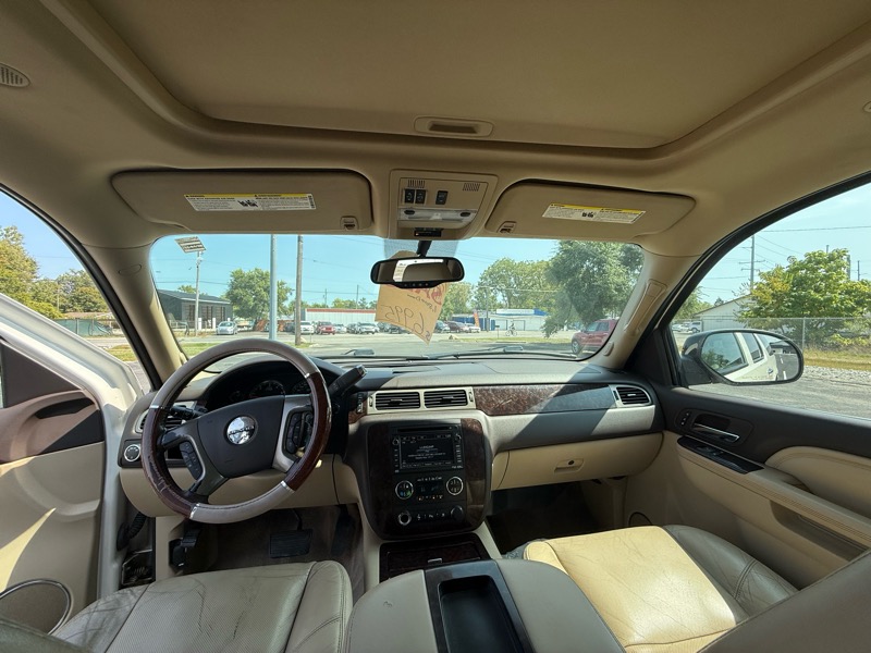 GMC Yukon Denali XL 4WD 2011