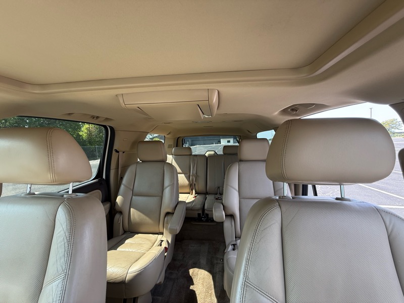 GMC Yukon Denali XL 4WD 2011