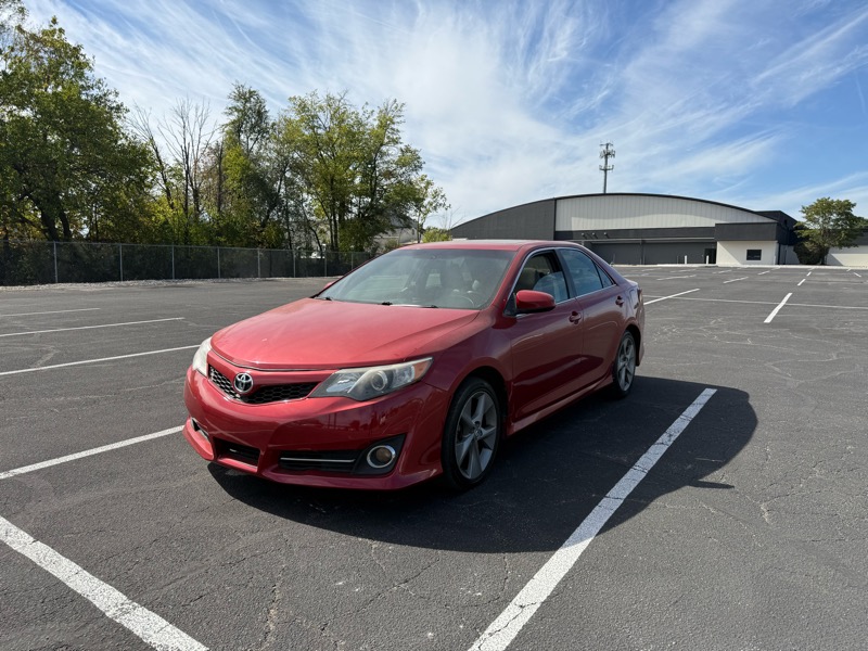 Toyota Camry SE 2012