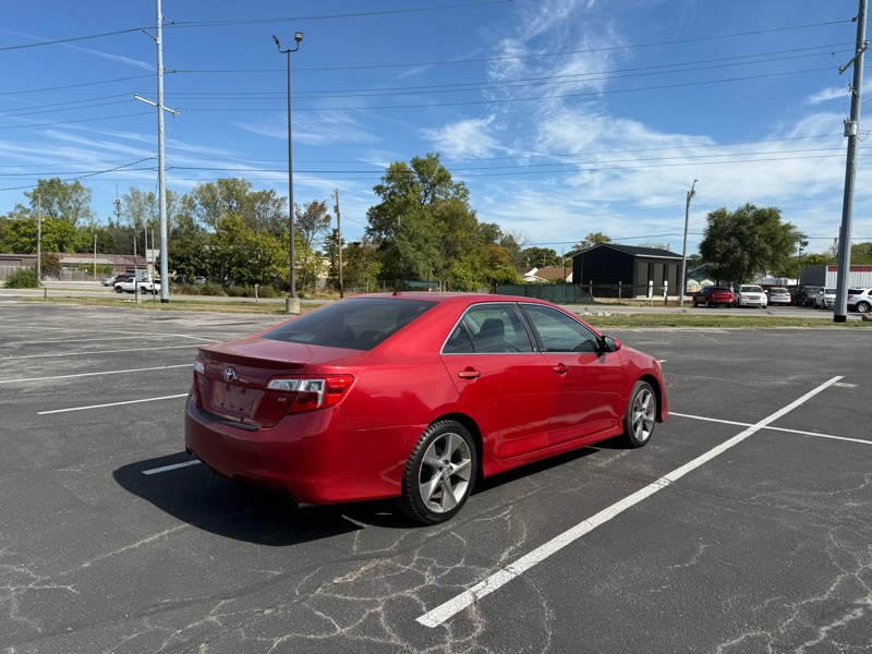 Toyota Camry SE 2012
