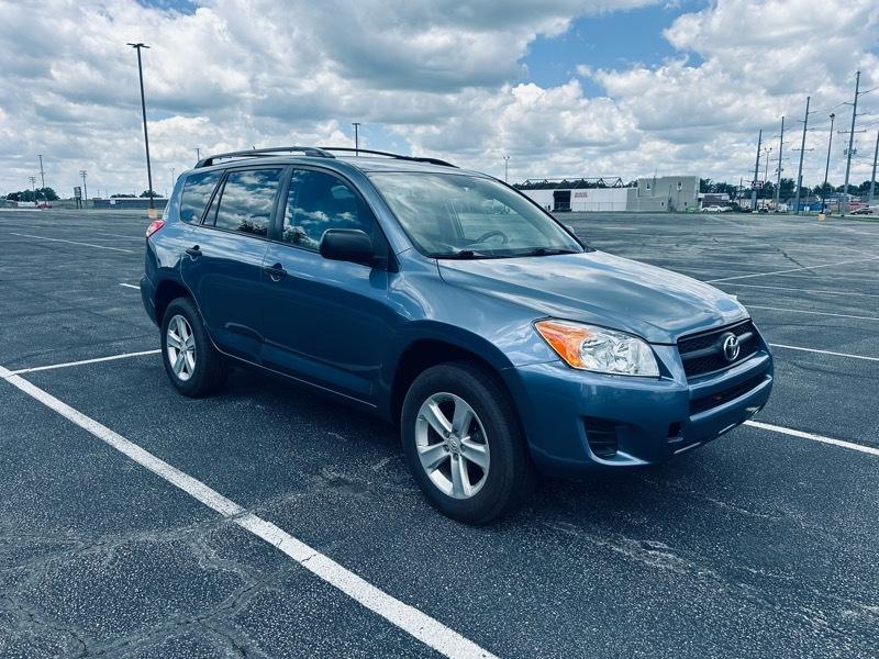 Toyota RAV4 Base I4 4WD 2011