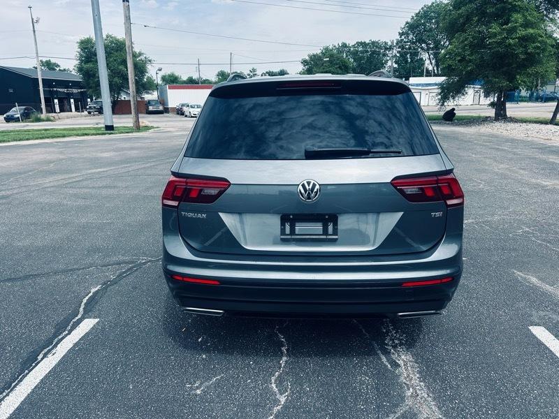 Volkswagen Tiguan S 2018