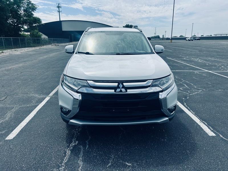 Mitsubishi Outlander SE 2WD 2016