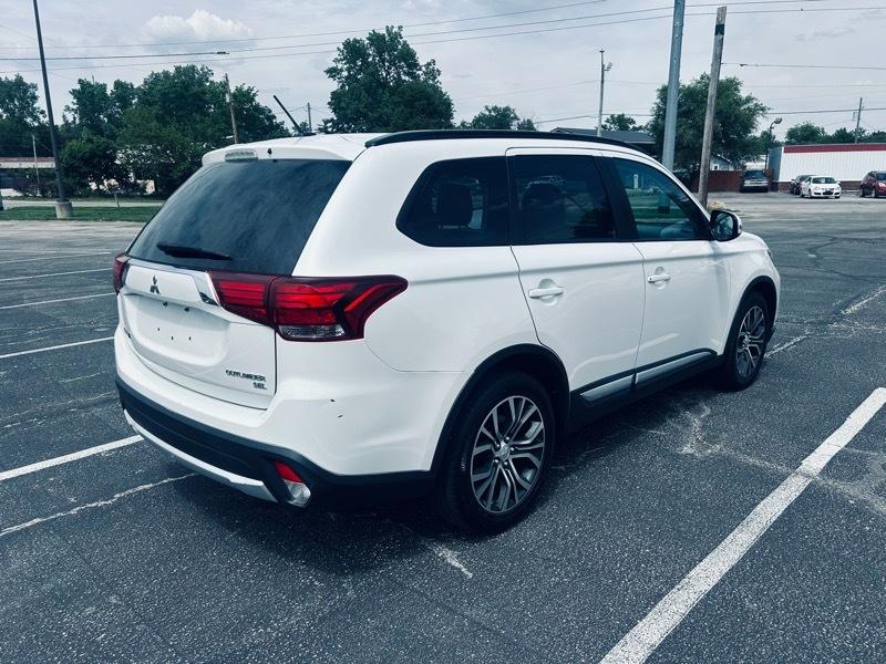 Mitsubishi Outlander SE 2WD 2016