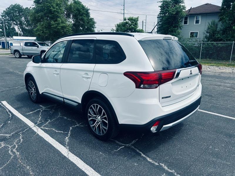 Mitsubishi Outlander SE 2WD 2016