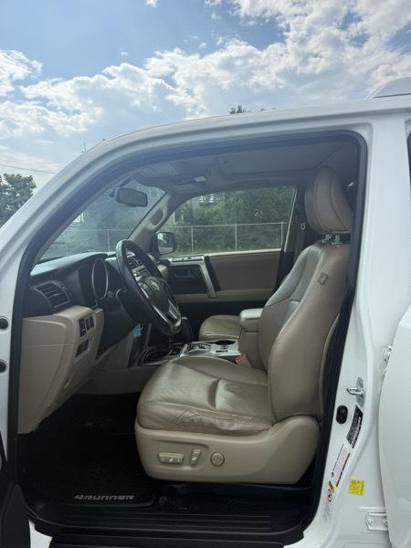 Toyota 4Runner SR5 4WD 2012