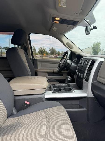 RAM 1500 4WD Reg Cab 120.5"  RAM 1500 Express 2011