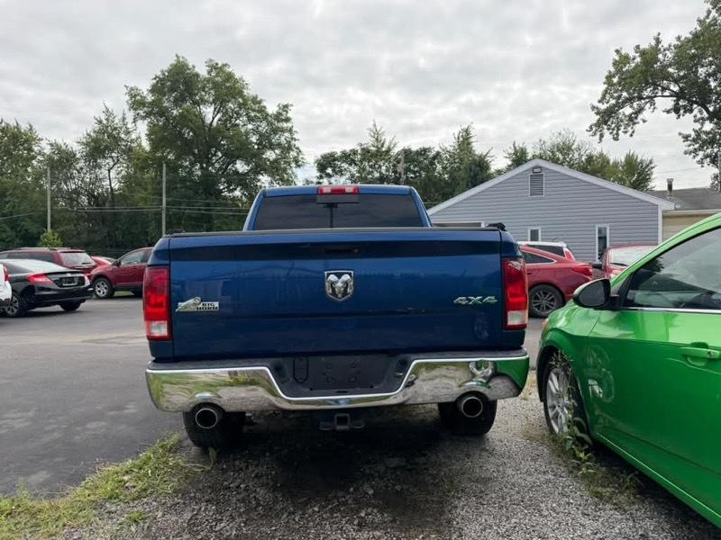 RAM 1500 4WD Reg Cab 120.5"  RAM 1500 Express 2011