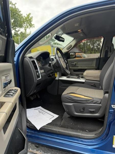 RAM 1500 4WD Reg Cab 120.5"  RAM 1500 Express 2011