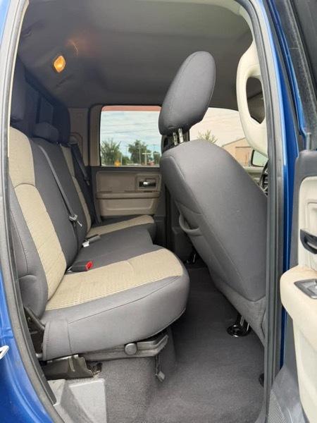 RAM 1500 4WD Reg Cab 120.5"  RAM 1500 Express 2011