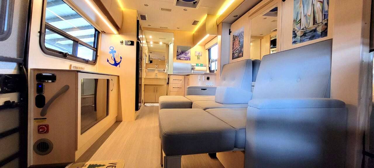 Leisure Travel U24MB  2021 Leisure Travel U24MB  2021