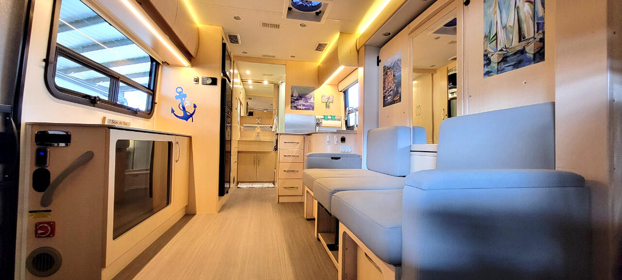 Leisure Travel U24MB  2021 Leisure Travel U24MB  2021