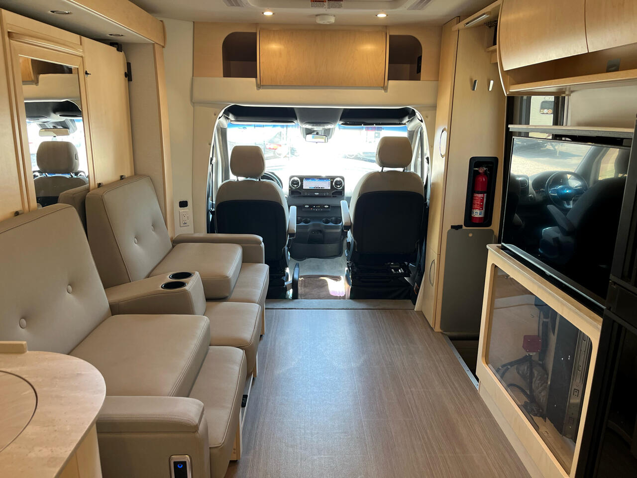 Leisure Travel U24MB  2021 Leisure Travel U24MB  2021