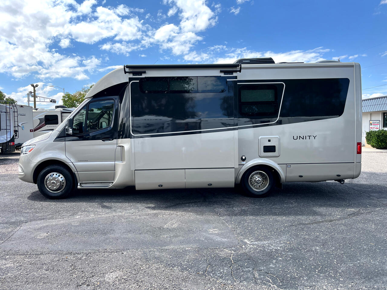 Leisure Travel U24MB  2021 Leisure Travel U24MB  2021