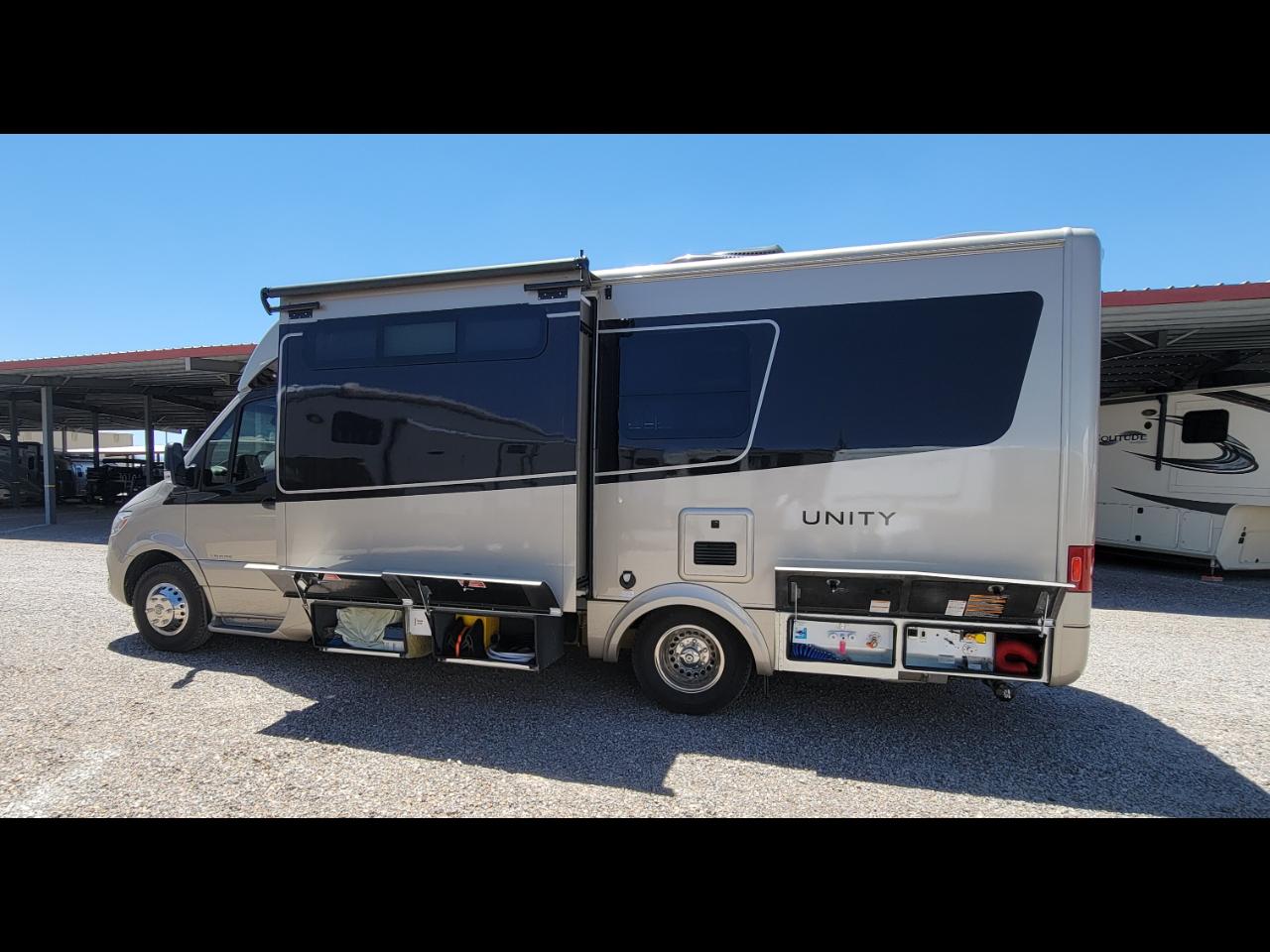 Leisure Travel U24MB  2021 Leisure Travel U24MB  2021