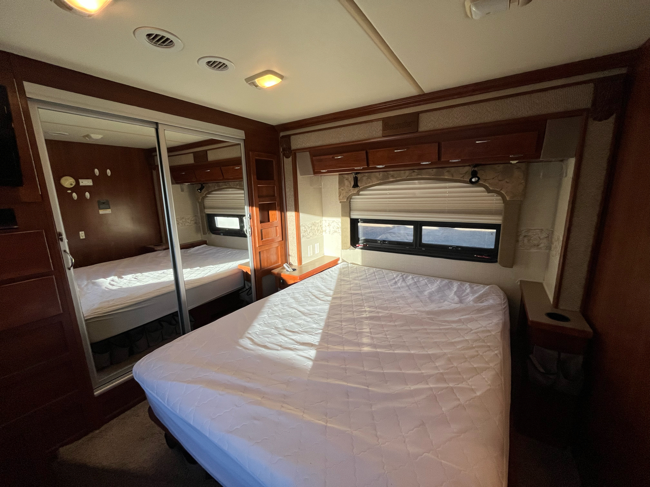 Fleetwood Bounder  2006