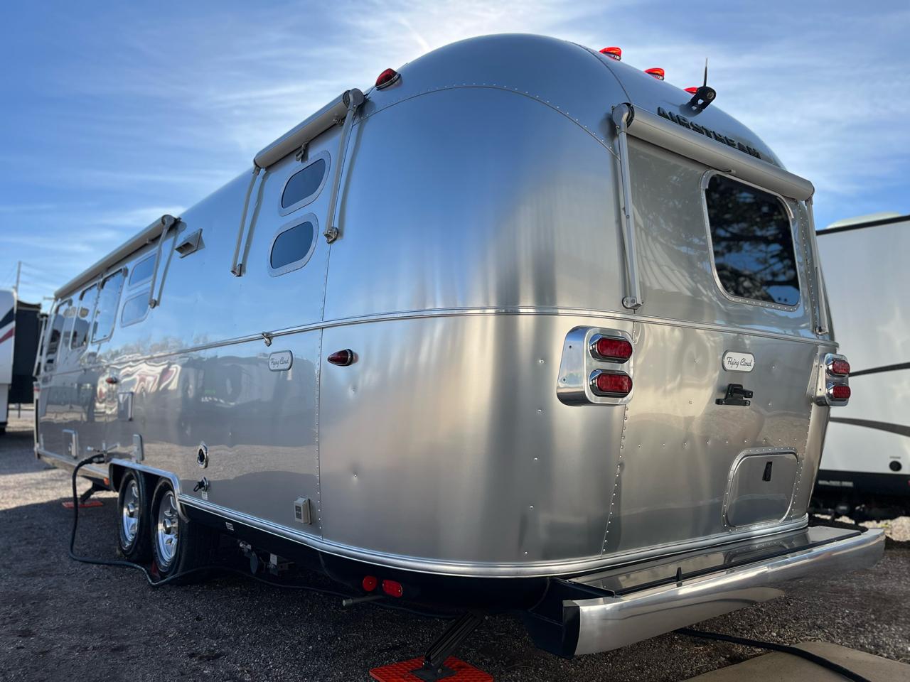 Airstream Flying Cloud  2022