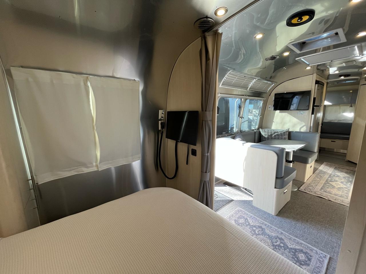 Airstream Flying Cloud  2022