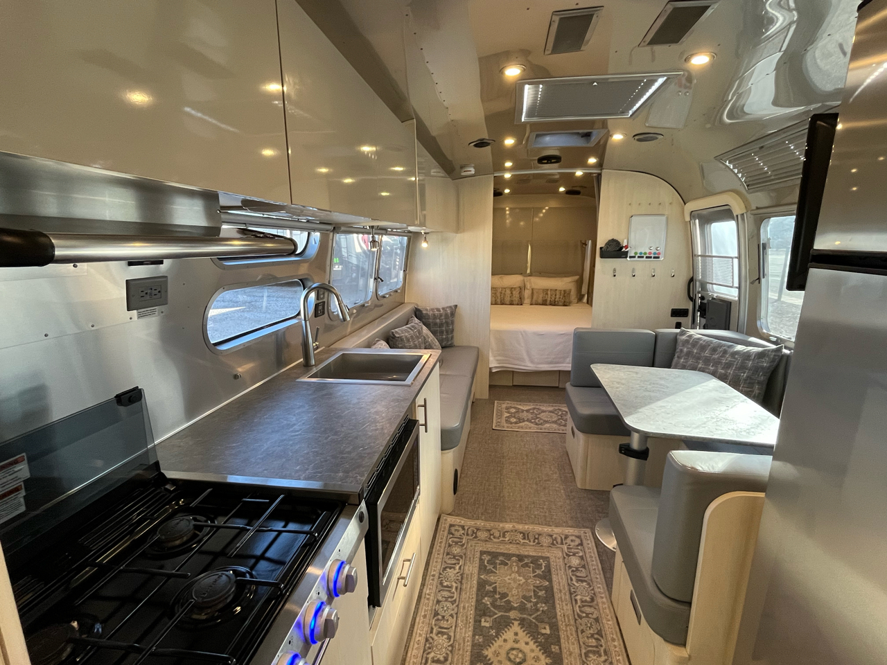 Airstream Flying Cloud  2022