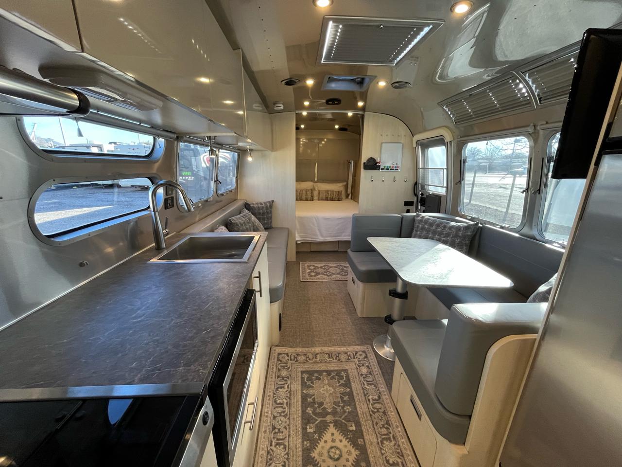 Airstream Flying Cloud  2022