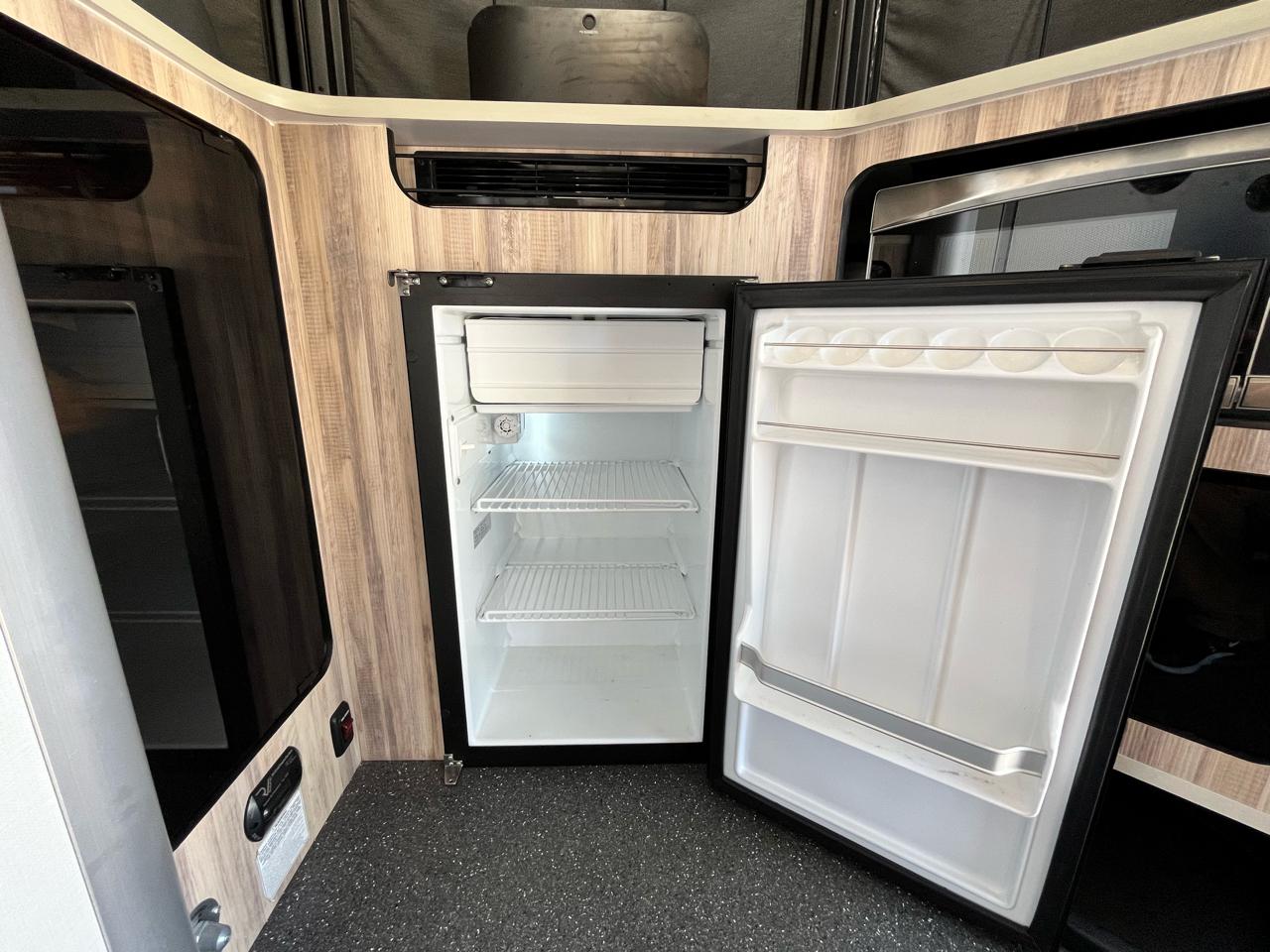 Airstream Basecamp  2021