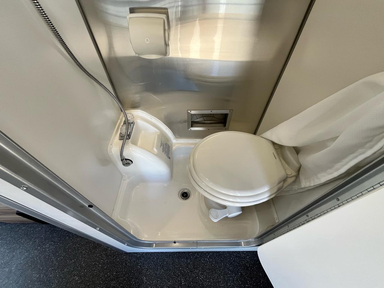 Airstream Basecamp  2021