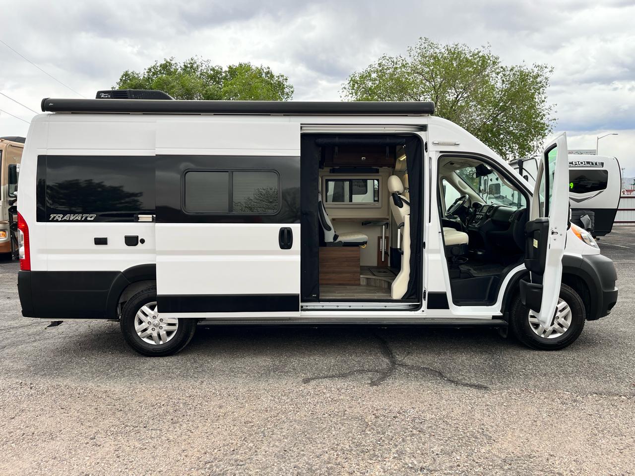 Winnebago Travato  2022