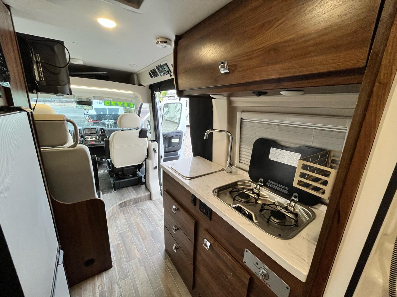 Winnebago Travato  2022